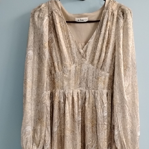 In loom Beige and Gold Paisley V-Neck Midi Dress Excellent Condition Size Small - Picture 3 of 6